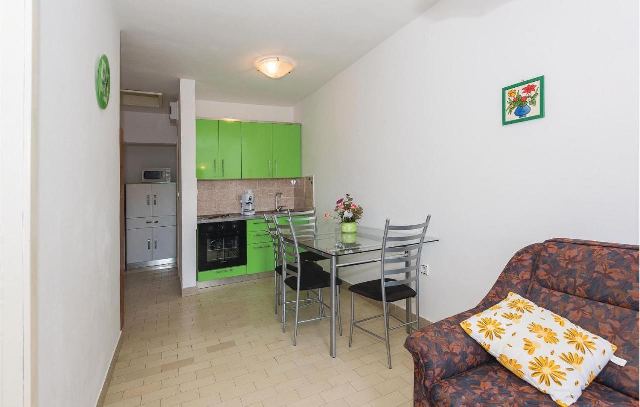 Beautiful Apartment In Rogoznica With Wifi מראה חיצוני תמונה