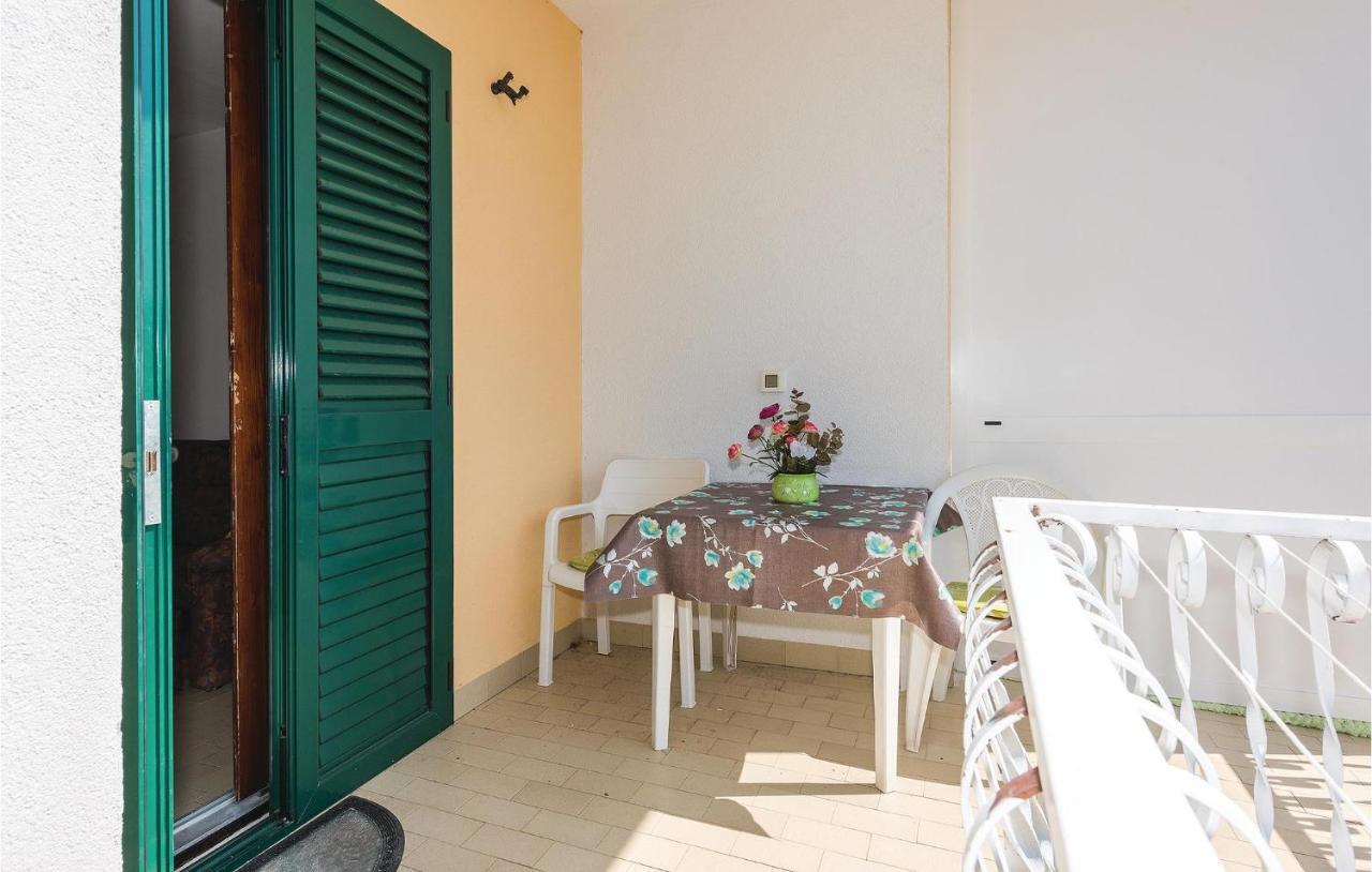 Beautiful Apartment In Rogoznica With Wifi מראה חיצוני תמונה