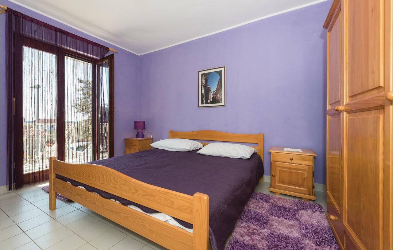 Beautiful Apartment In Rogoznica With Wifi מראה חיצוני תמונה